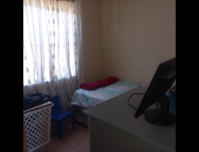 3 BEDROOM FREESTANDING FOR SALE IN THATCH HILL ESTATE